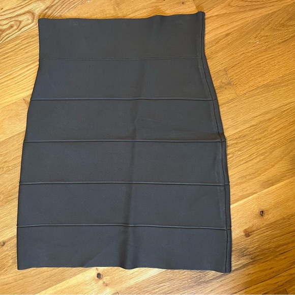 EUC BCBG bandage skirt, size small - Picture 3 of 3